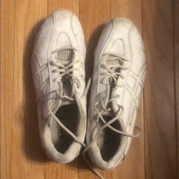 asics white cheer shoes